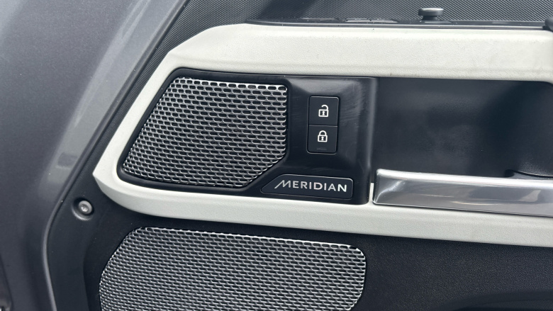 Land Rover Defender 2.0 D240 SE 110 5dr Auto Diesel Estate